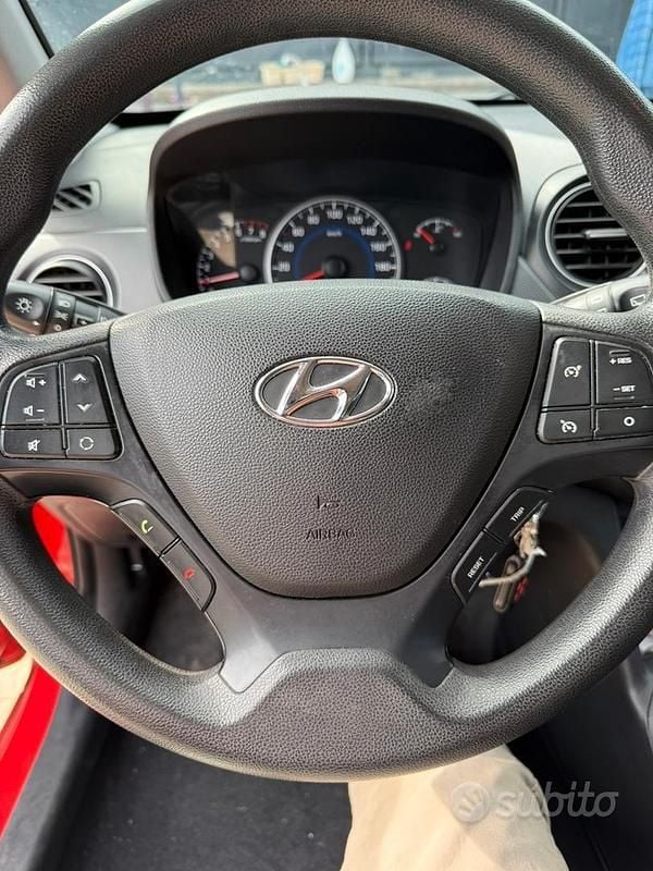 Usata Hyundai i10 69 CV (50 kW) 2019 Rosso Utilitaria