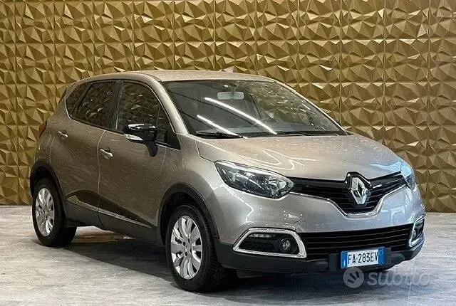 Usata Renault Captur 90 CV (66 kW) 2015 Beige SUV