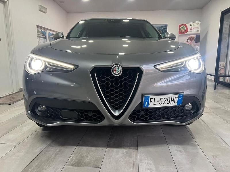 Usata Alfa Romeo Stelvio Super 210 CV (154 kW) 2018 Grigio SUV