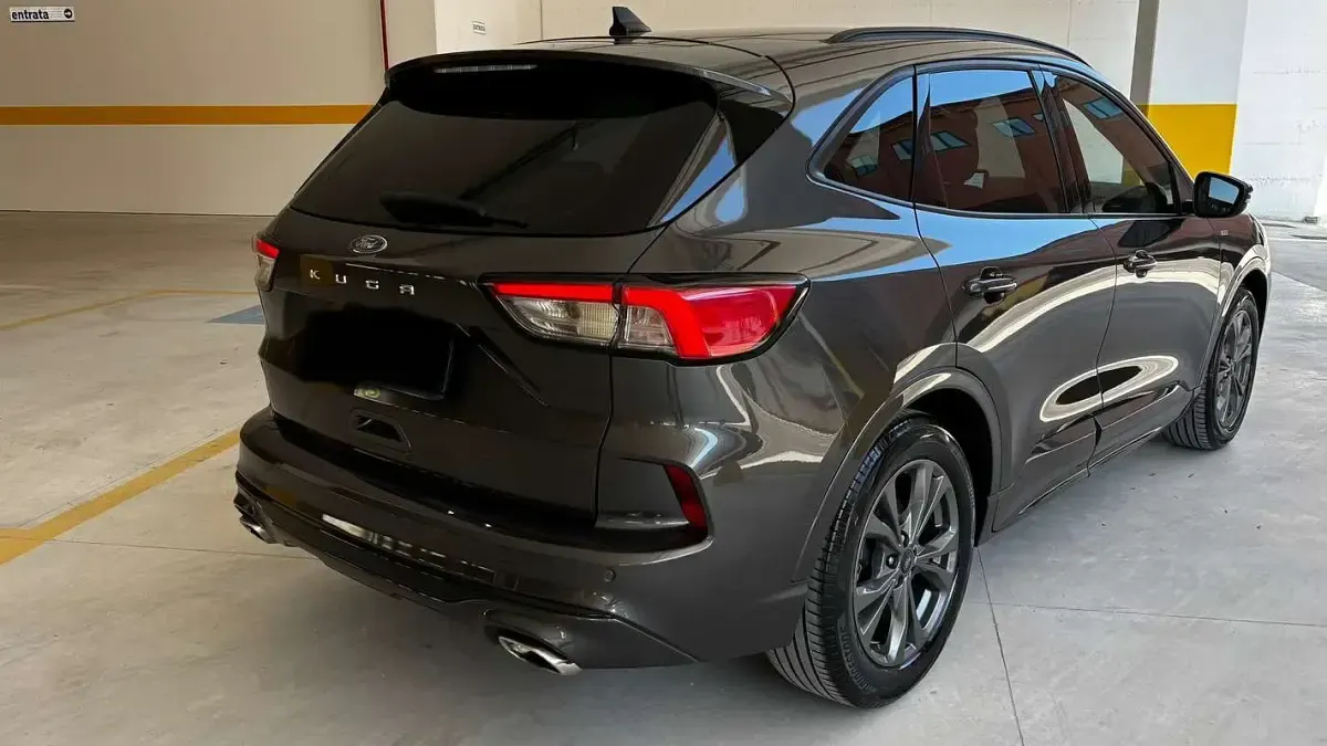 Usata Ford Kuga ST-Line 120 CV (88 kW) 2021 Grigio SUV