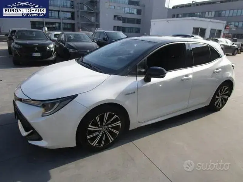 Usata Toyota Corolla Style 122 CV (89 kW) 2021 Bianco Berlina