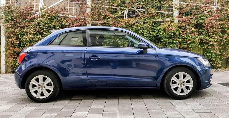 Usata Audi A1 Attraction 86 CV (63 kW) 2011 Blu/azzurro Utilitaria
