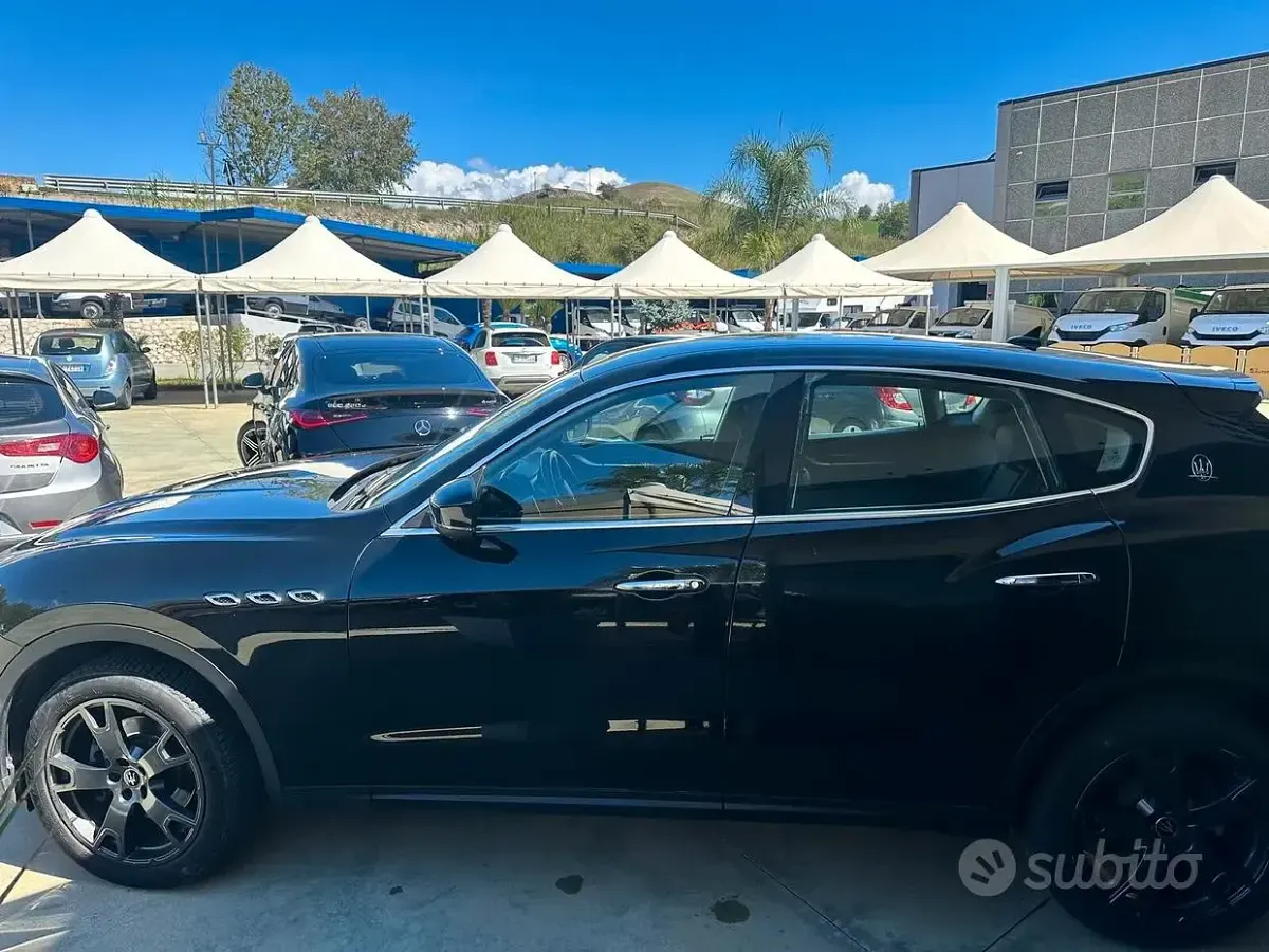 Usata Maserati Levante 350 CV (257 kW) 2020 Nero SUV