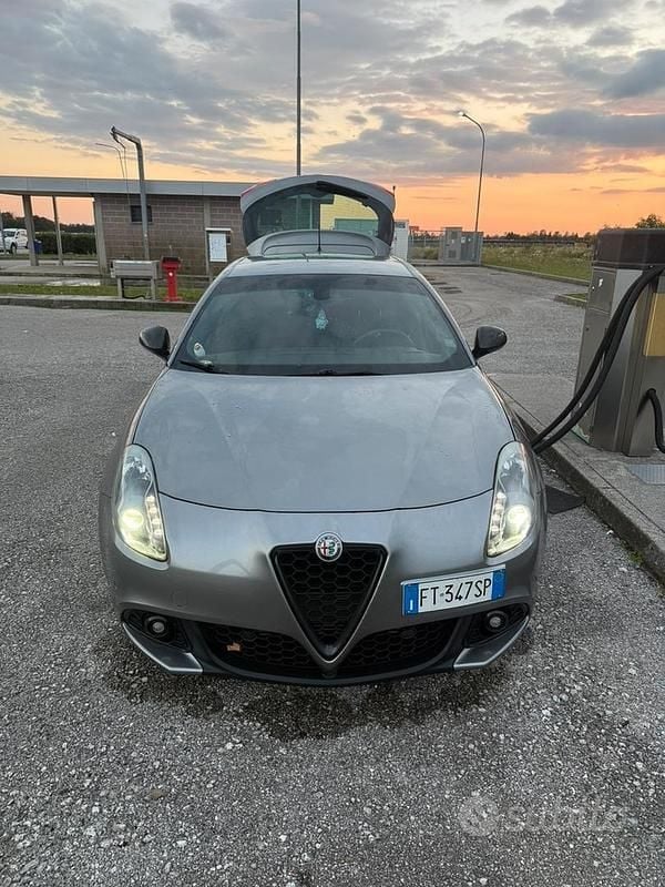 Usata Alfa Romeo Giulietta 120 CV (88 kW) 2019 Grigio Utilitaria