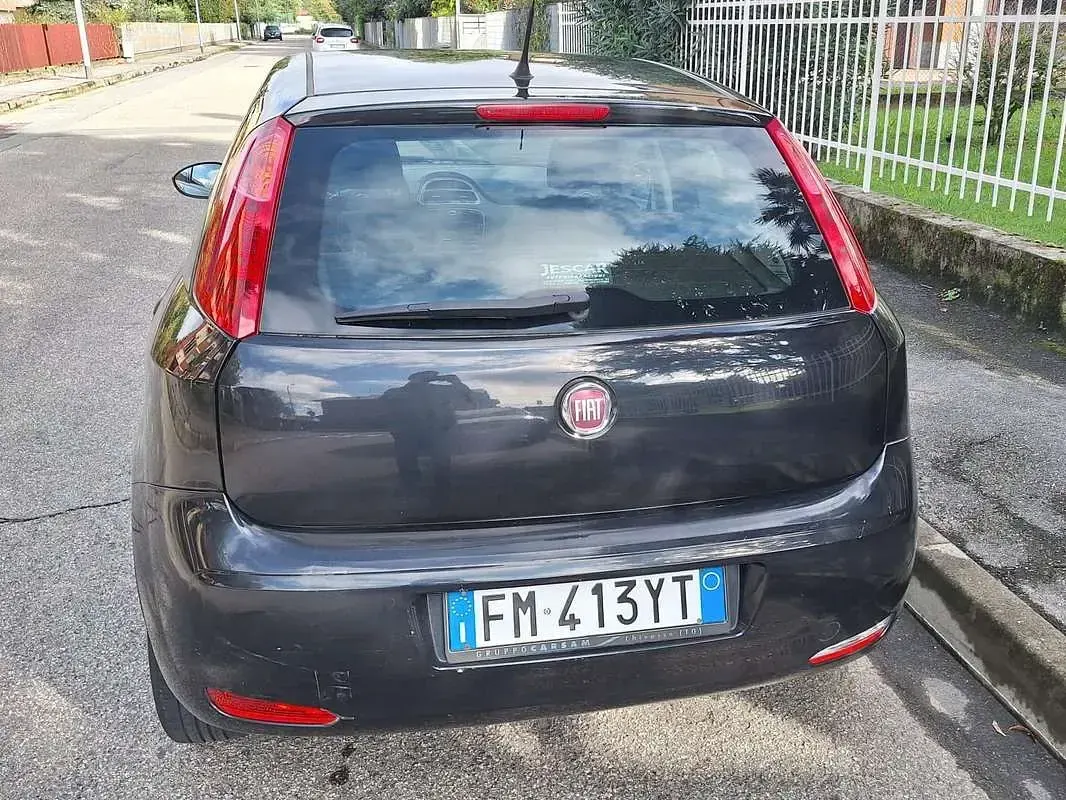 Usata Fiat Punto Street 69 CV (50 kW) 2017 Nero Utilitaria
