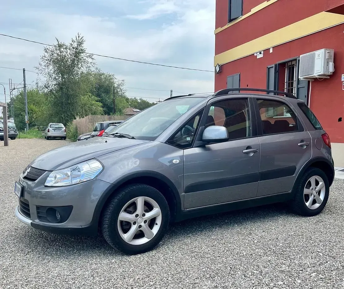 Usata Suzuki SX4 107 CV (78 kW) 2006 Grigio SUV