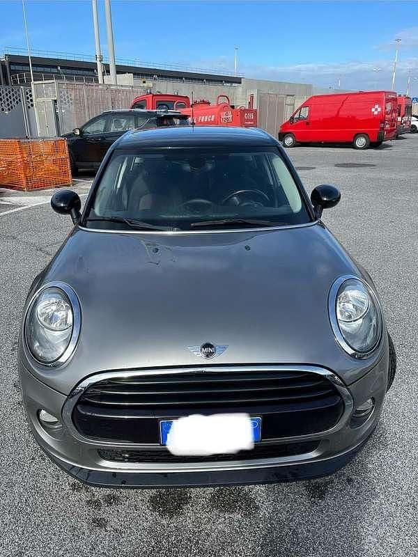 Usata Mini Cooper D 116 CV (85 kW) 2018 Grigio Utilitaria