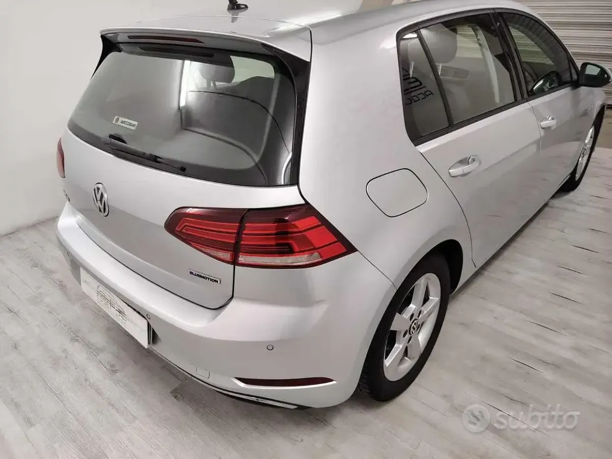 Usata VW Golf VII Trendline 131 CV (96 kW) 2019 Grigio Berlina