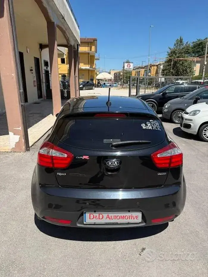 Usata Kia Rio EX 90 CV (66 kW) 2013 Nero metallizzato Berlina