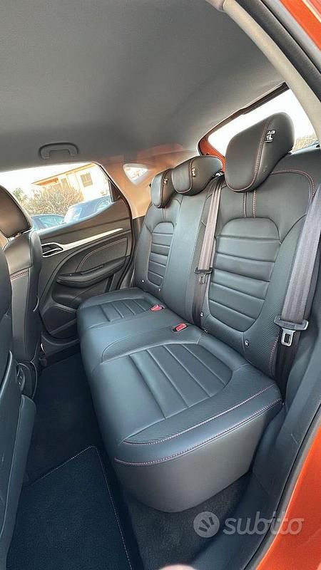 Usata MG ZS Luxury 106 CV (77 kW) 2024 Arancione SUV
