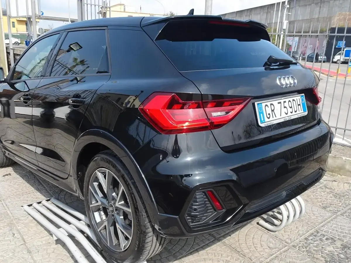 Usata Audi A1 110 CV (80 kW) 2022 Nero SUV