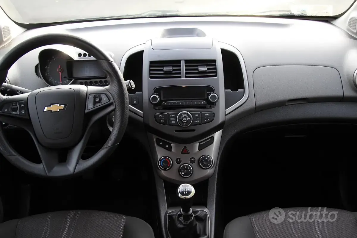 Usata Chevrolet Aveo 86 CV (63 kW) 2013 Nero Berlina
