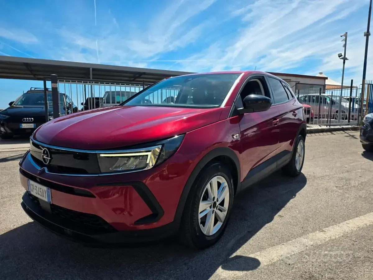 Usata Opel Grandland X Business 131 CV (96 kW) 2023 Rosso SUV