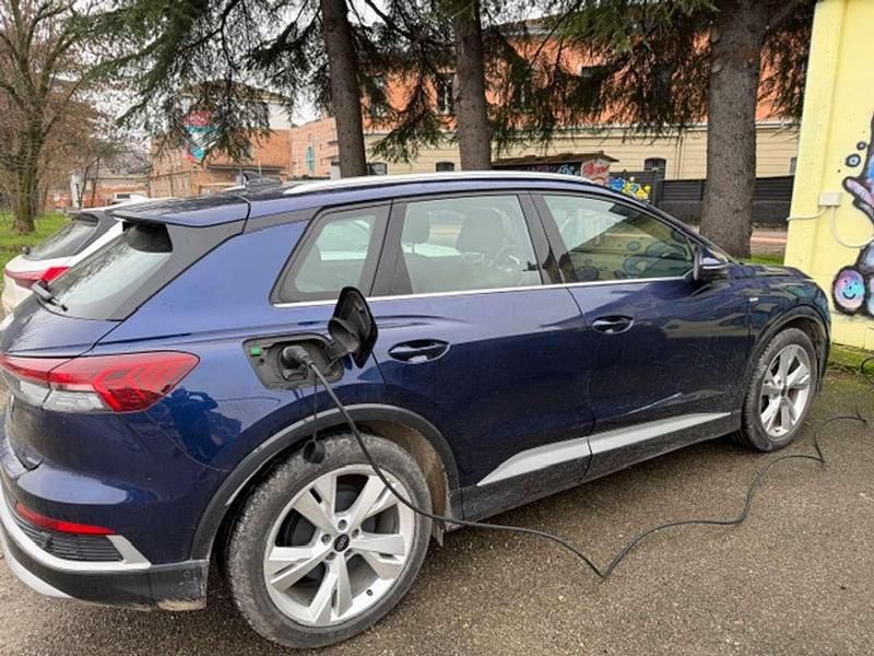 Usata Audi Q4 e-tron Ambiente 69 kW (95 CV) 2022 Blu/azzurro SUV