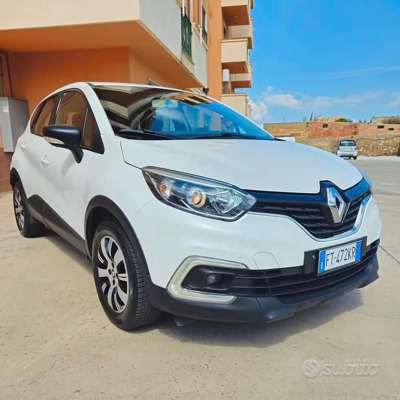 Usata Renault Captur Zen 90 CV (66 kW) 2018 Bianco SUV