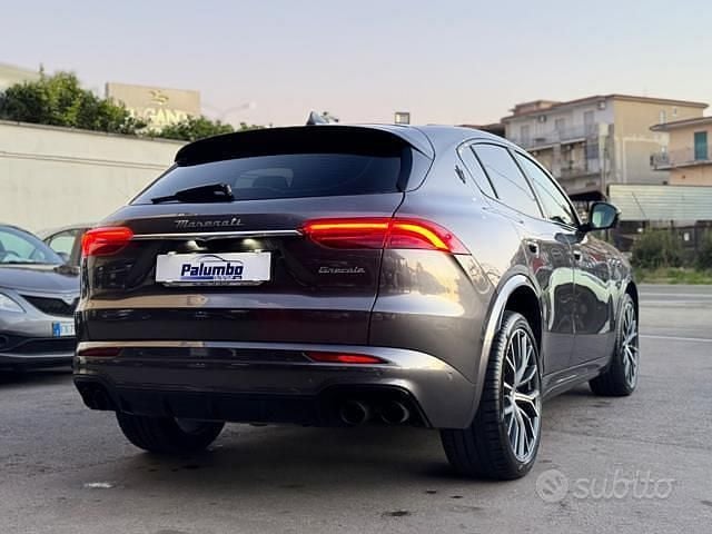 Usata Maserati Grecale 331 CV (243 kW) 2022 Grigio scuro metallizzato SUV