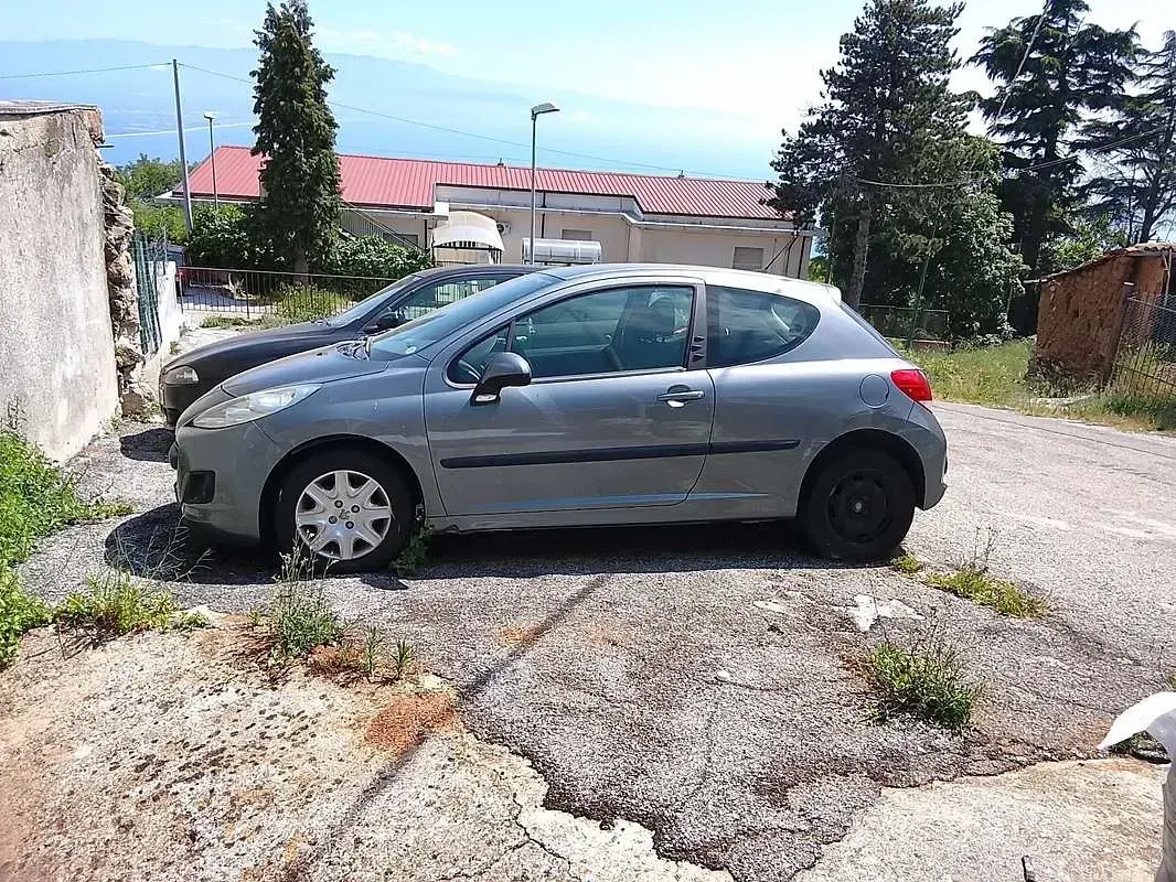 Usata Peugeot 206 60 CV (44 kW) 2010 Berlina