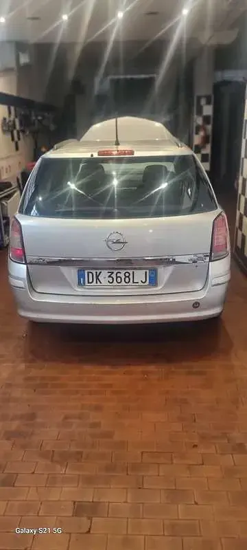 Usata Opel Astra Club 101 CV (74 kW) 2007 Grigio Station wagon