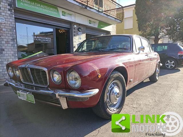Usata Jaguar XJ 1975 Bordeaux Berlina