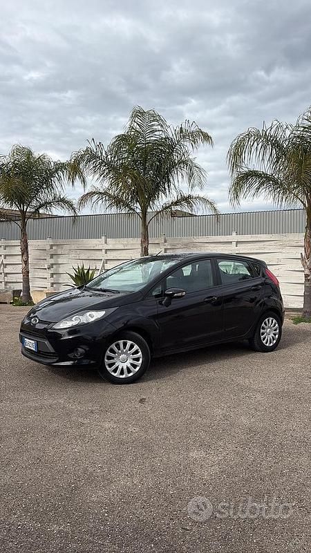 Usata Ford Fiesta 97 CV (71 kW) 2009 Nero Utilitaria