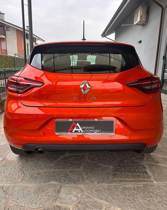 Occasion Renault Clio V Life 67 ch (49 kW) 2023 Orange Berline