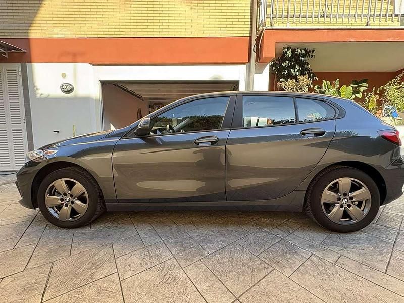 Usata BMW 116 Advantage 116 CV (85 kW) 2021 Grigio Utilitaria