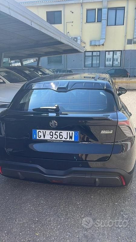 Nero Usata 2024 MG MG4 EV Due volumi | 22.000 € (Super prezzo) - Immagine 1/2