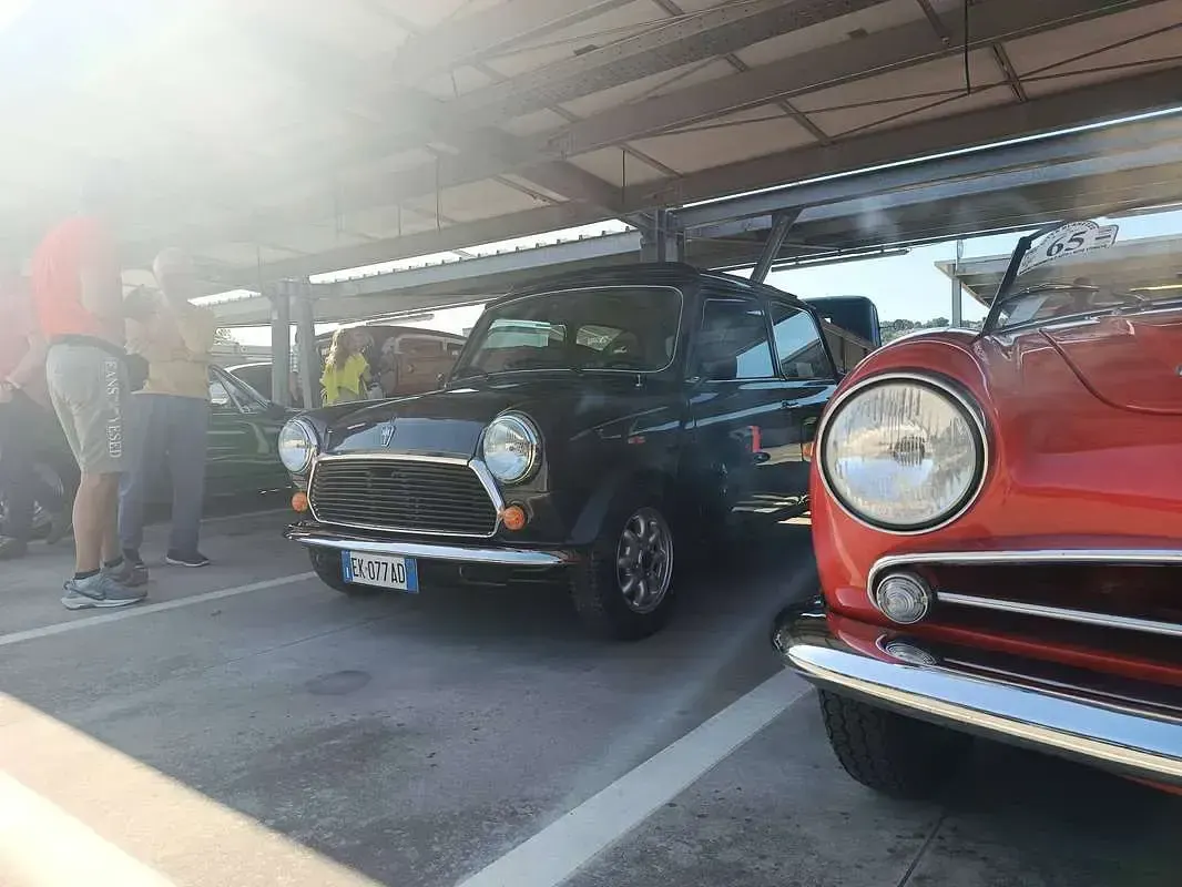 Usata Rover Mini 63 CV (46 kW) 1994 Nero Berlina