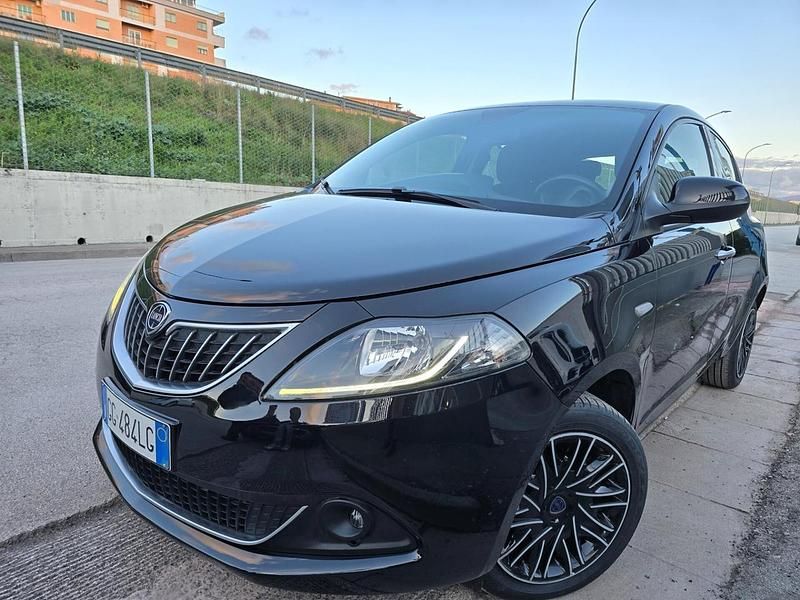 Usata Lancia Ypsilon S 69 CV (50 kW) 2021 Nero Utilitaria