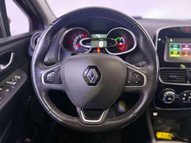 Usata Renault Clio IV 90 CV (66 kW) 2017 Bordeaux Berlina