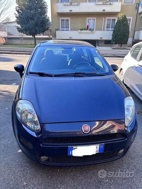 Blu Usata 2013 Fiat Punto Street Tre volumi | 3650 € (Ottimo prezzo) - Immagine 1/4