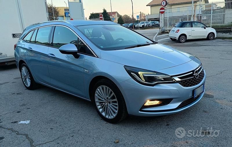 Usata Opel Astra Innovation 110 CV (80 kW) 2018 Blu Station wagon