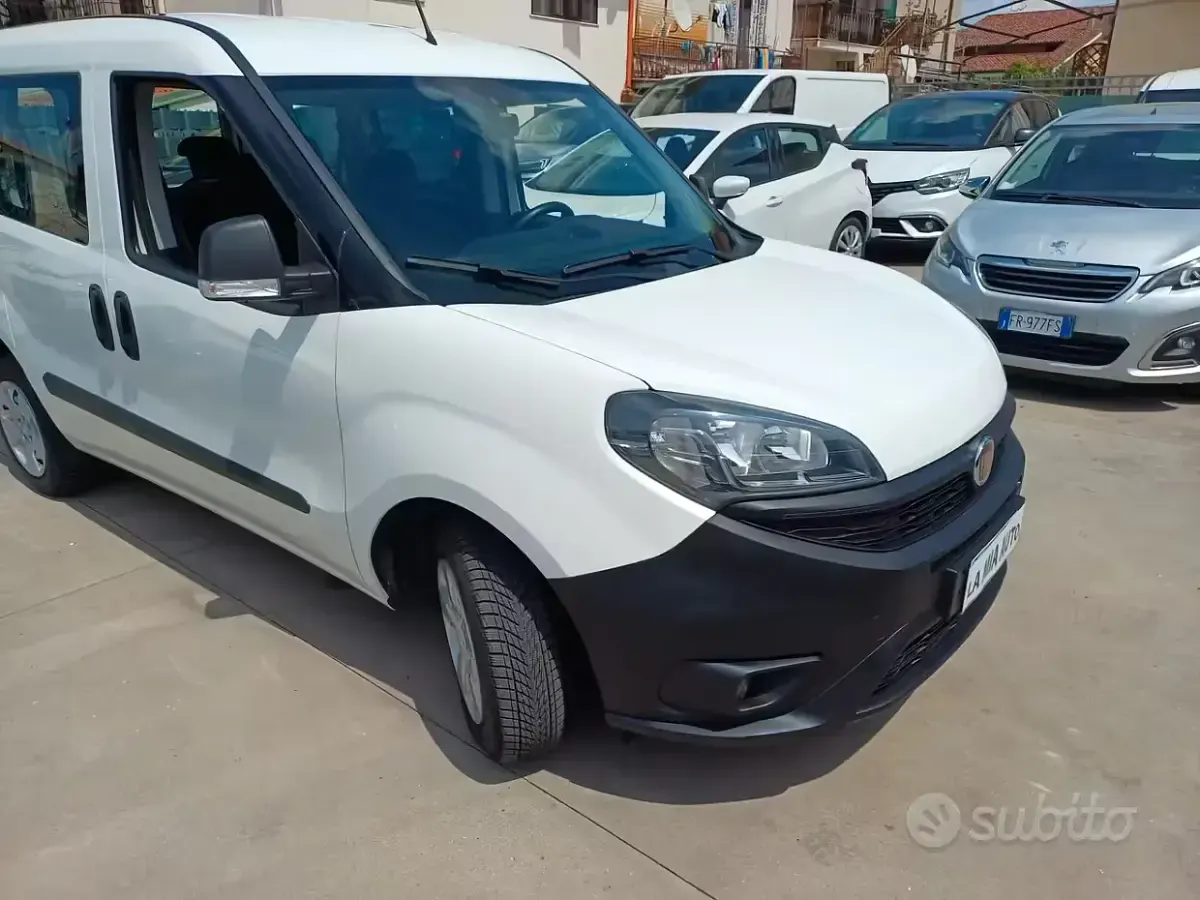 Usata Fiat Doblò 95 CV (69 kW) 2021 Bianco Monovolume