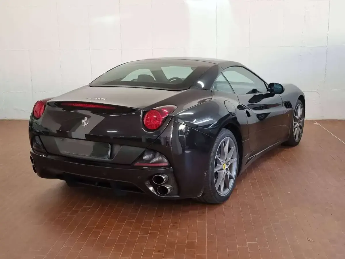 Usata Ferrari California 460 CV (338 kW) 2009 Nero ferrari Cabrio