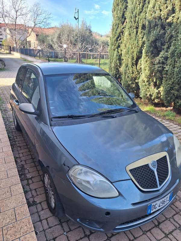 Grigio Usata 2008 Lancia Ypsilon Due volumi | 1800 € (Ottimo prezzo) - Immagine 1/4
