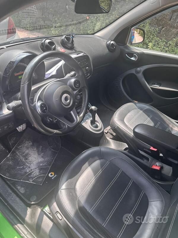 Usata Smart ForFour Electric Drive 41 kW (56 CV) 2018 Nero Utilitaria