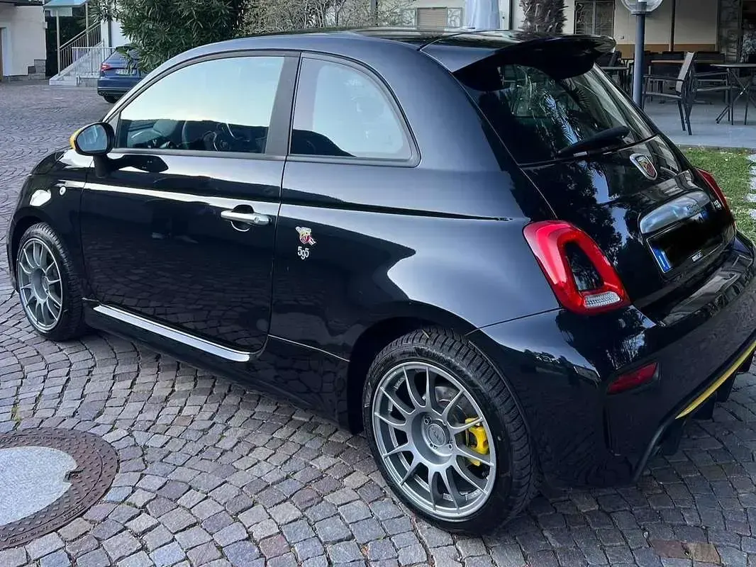 Usata Abarth 595 Pista 160 CV (117 kW) 2018 Nero Utilitaria