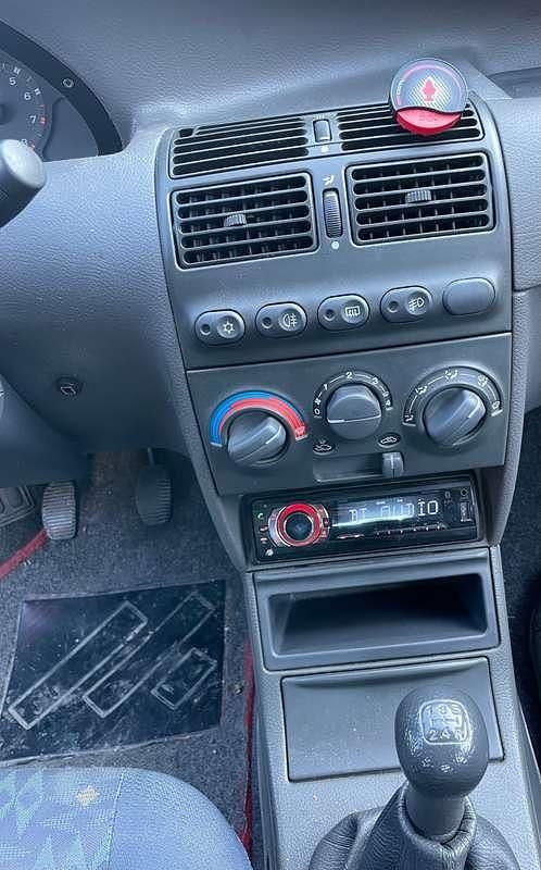 Usata Fiat Punto 73 CV (53 kW) 1997 Argento Berlina