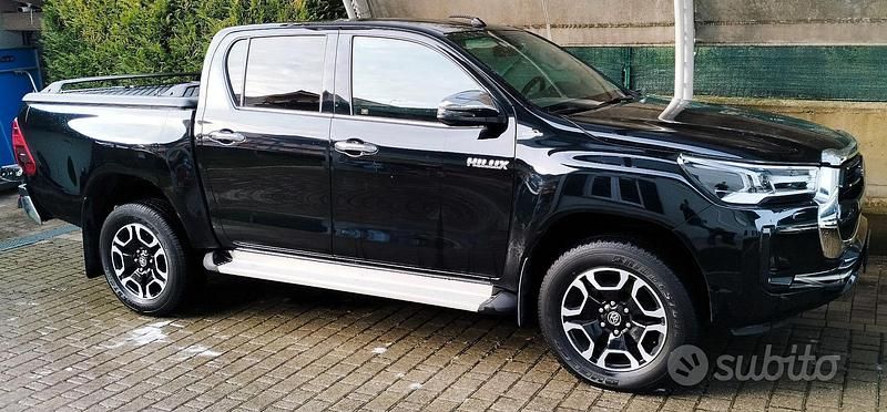 Nero Usata 2020 Toyota HiLux Executive Pick-up | 44.950 € - Immagine 1/4