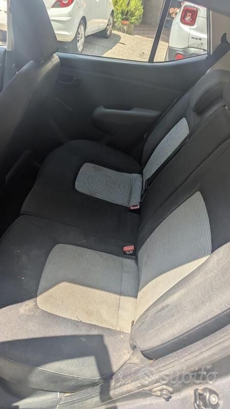 Usata Hyundai i10 66 CV (48 kW) 2010 Grigio Utilitaria