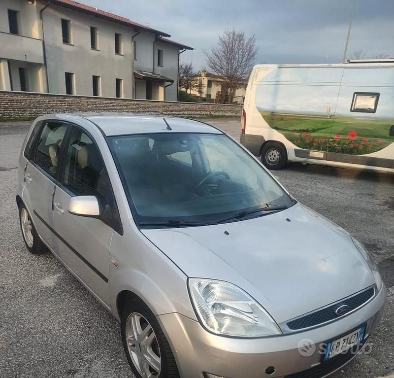 Usata Ford Fiesta 2005 Utilitaria