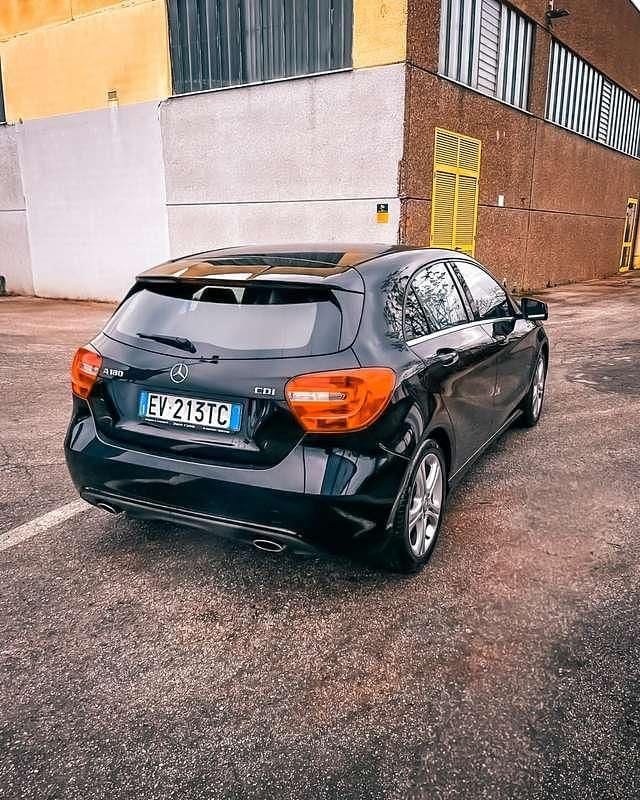 Usata Mercedes A180 109 CV (80 kW) 2014 Nero Berlina