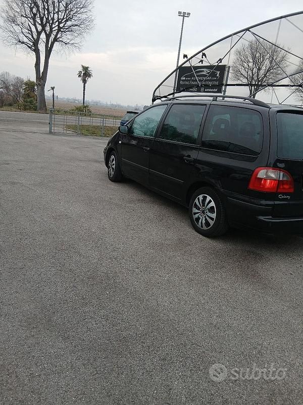 Nero Usata 2003 Ford Galaxy Monovolume | 1900 € - Immagine 1/4