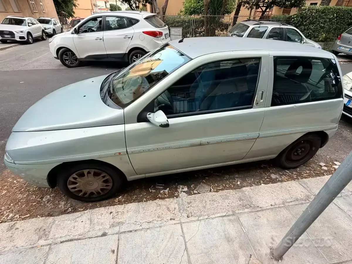 Usata Lancia Ypsilon 60 CV (44 kW) 2001 Verde Utilitaria