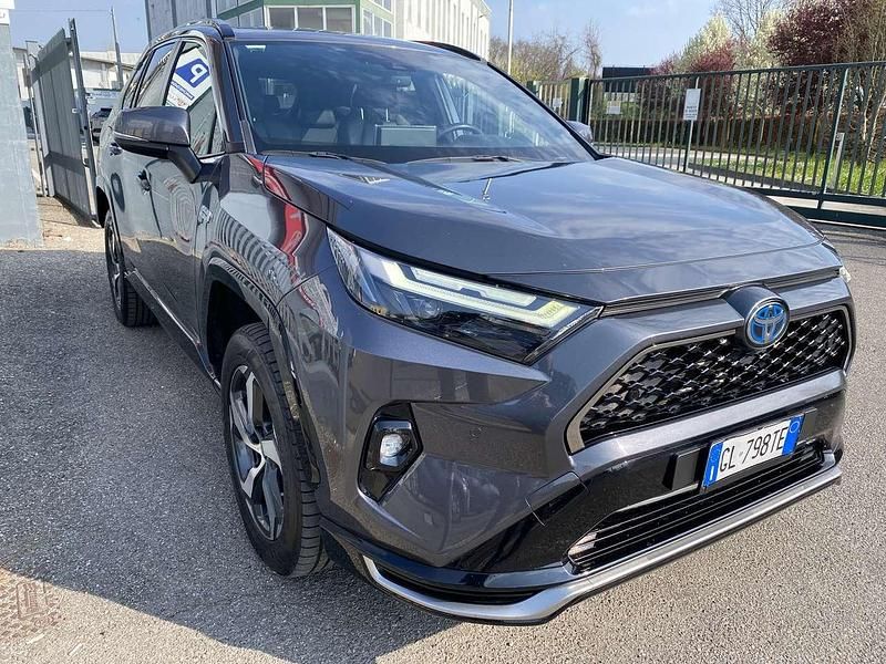 Usata Toyota RAV4 Hybrid 185 CV (136 kW) 2022 Grigio SUV