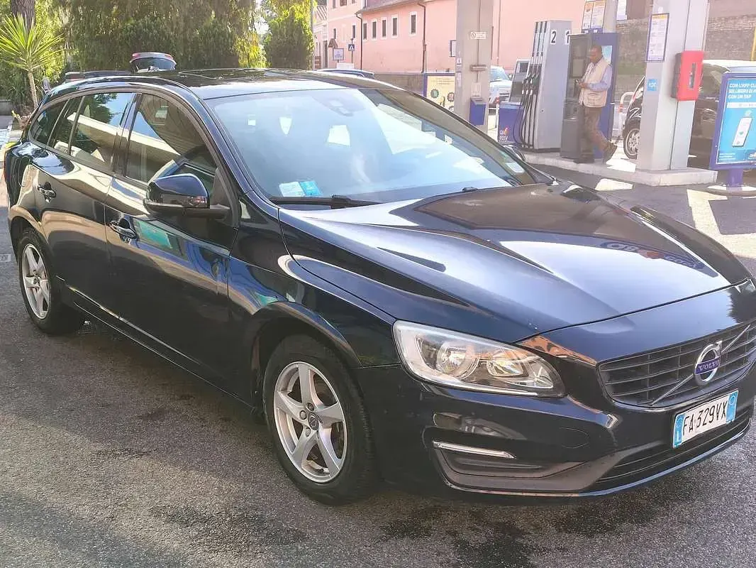 Usata Volvo V60 Business Edition 120 CV (88 kW) 2015 Blu/azzurro Station wagon