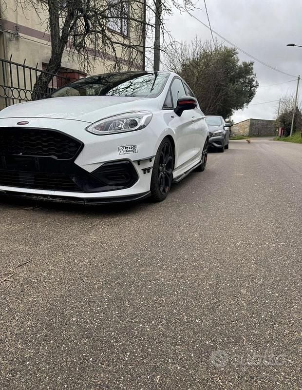 Usata Ford Fiesta 86 CV (63 kW) 2020 Bianco Utilitaria