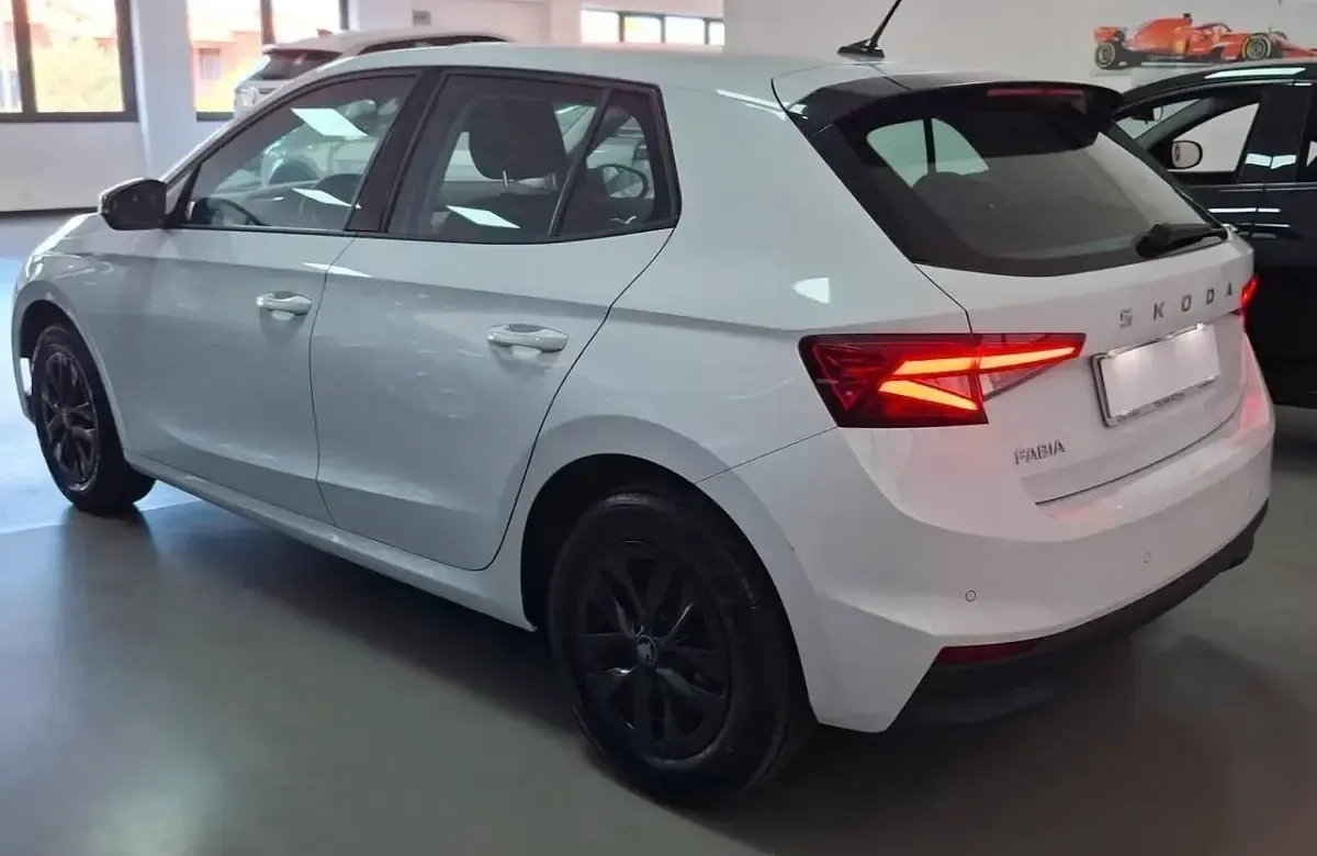 Usata Skoda Fabia 80 CV (58 kW) 2025 Bianco Utilitaria