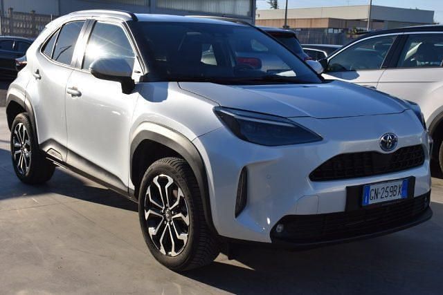 Usata Toyota Yaris Cross Trend 92 CV (67 kW) 2023 Bianco SUV