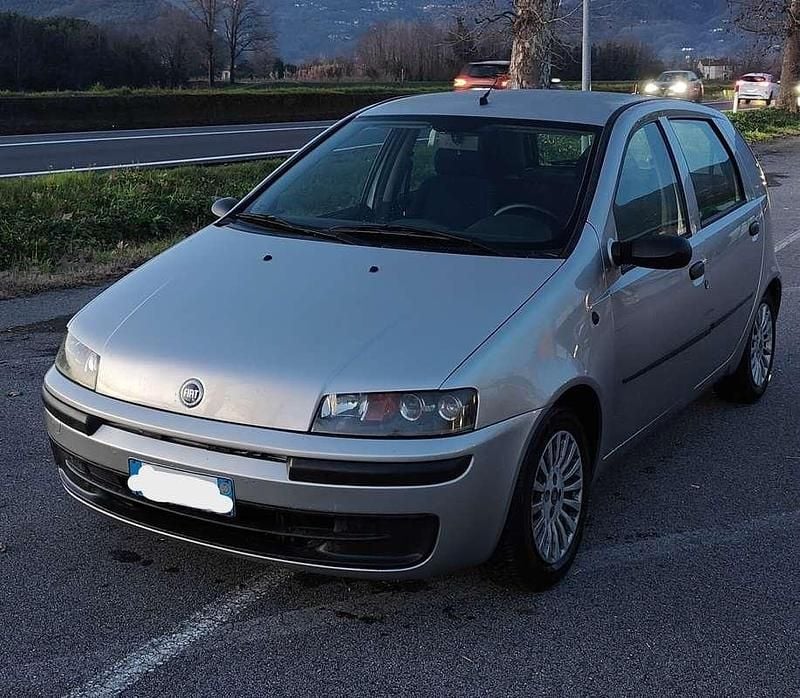 Usata Fiat Punto 60 CV (44 kW) 2000 Argento Utilitaria